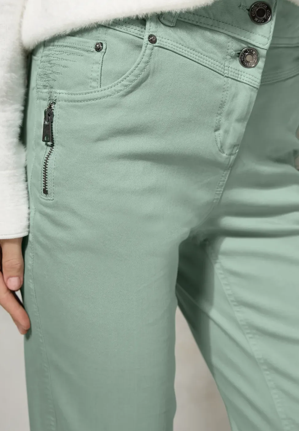 Pantalon à la coupe slim