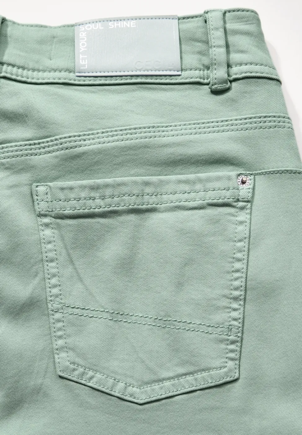 Pantalon à la coupe slim