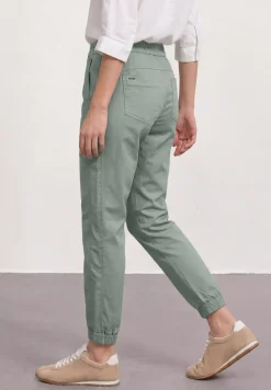 Pantalon léger en coupe slim
