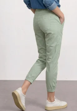 Pantalon léger en coupe slim
