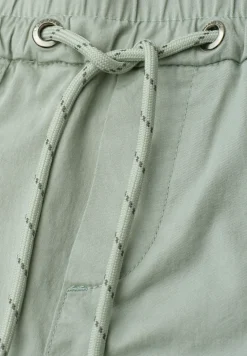 Pantalon léger en coupe slim