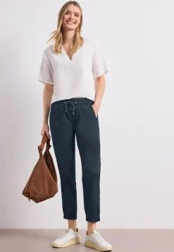 Pantalon léger en coupe slim