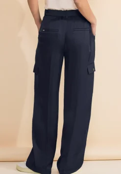 Pantalon look satin coupe classique