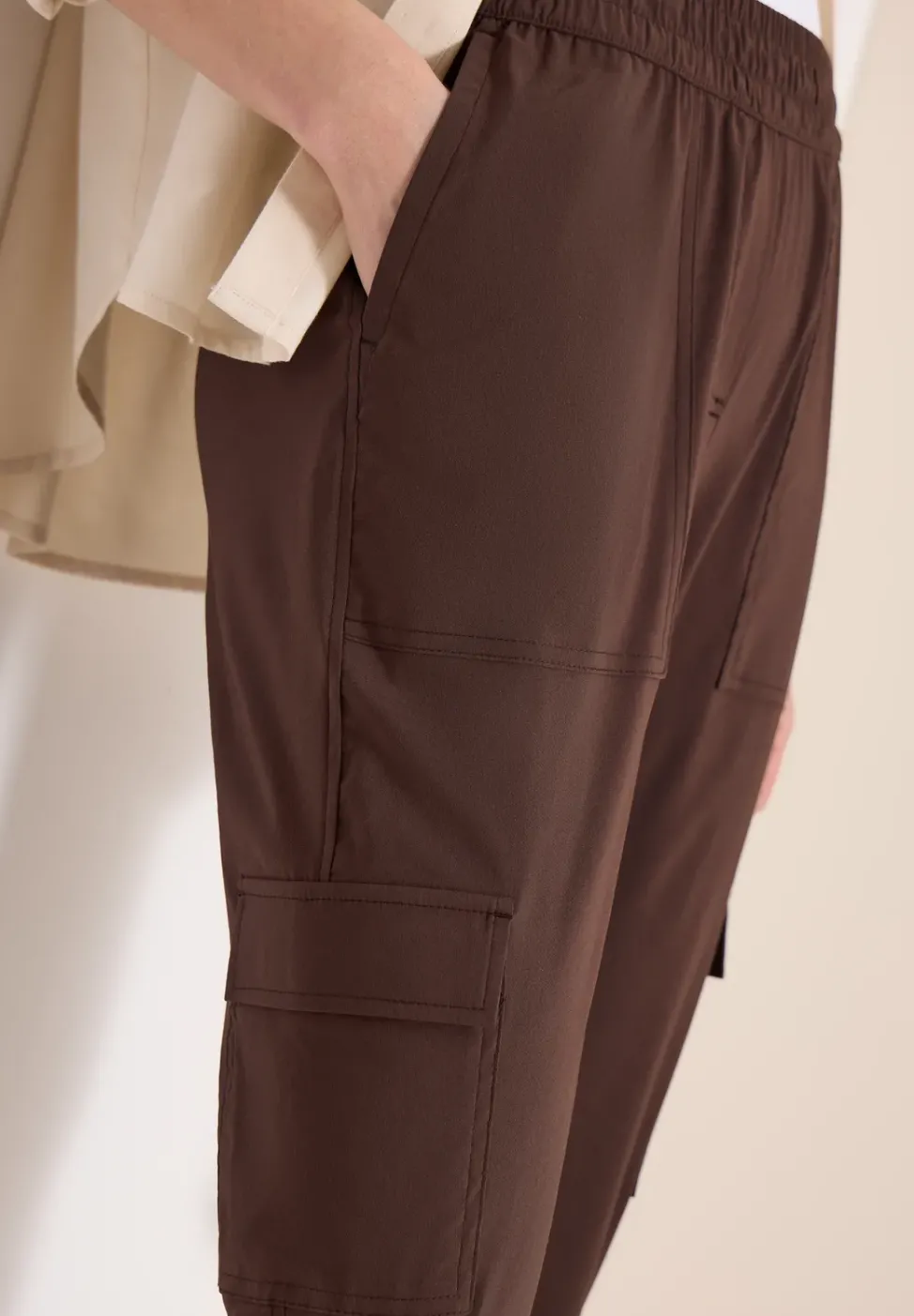 Pantalon Mid Waist Slim Leg au look cargo