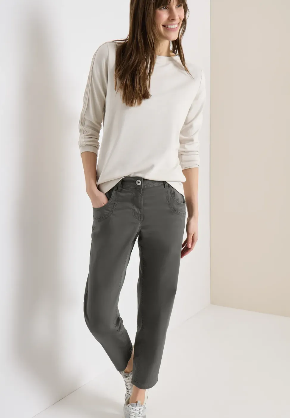 Pantalon Mid Waist Slim Leg en Casual Fit