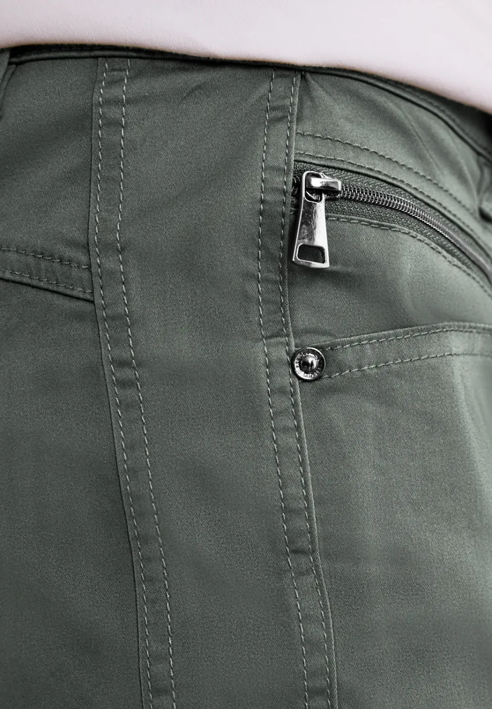 Pantalon Mid Waist Slim Leg en satin