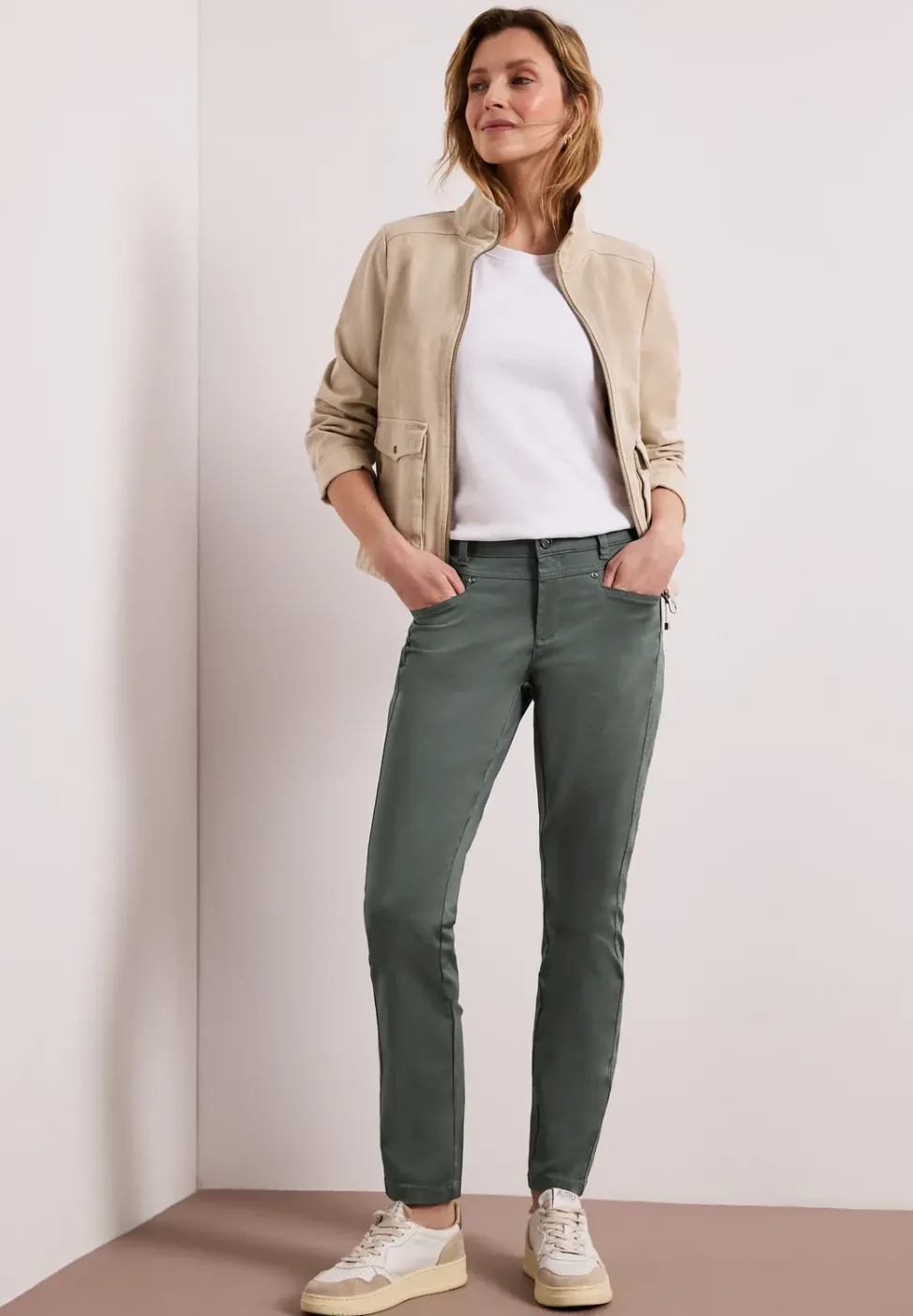 Pantalon Mid Waist Slim Leg en satin