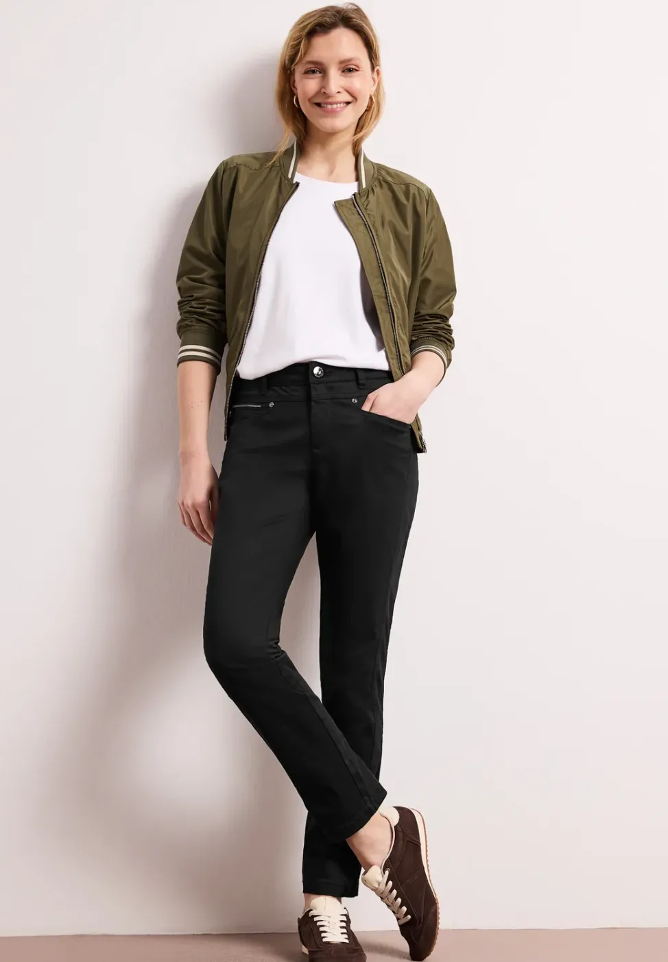 Pantalon Mid Waist Slim Leg en satin