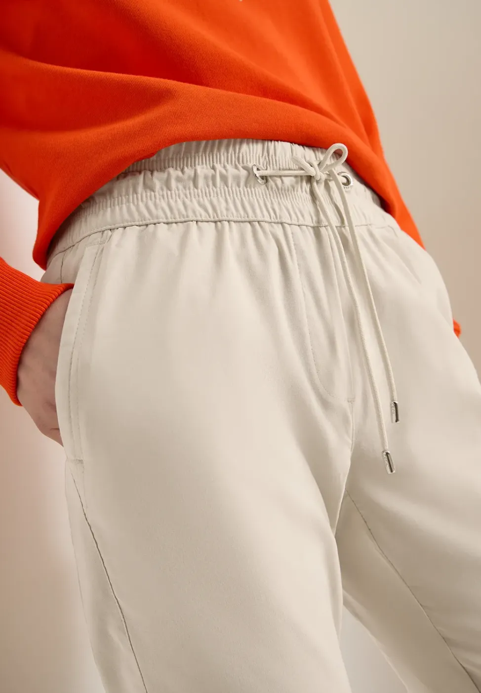 Pantalon Mid Waist Slim Leg en Casual Fit