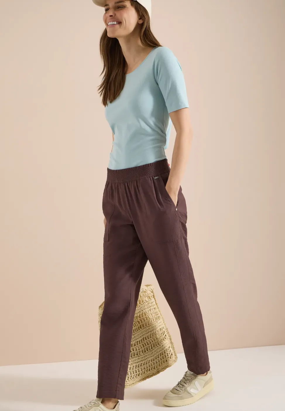 Pantalon Mid Waist Slim Leg en coupe loose