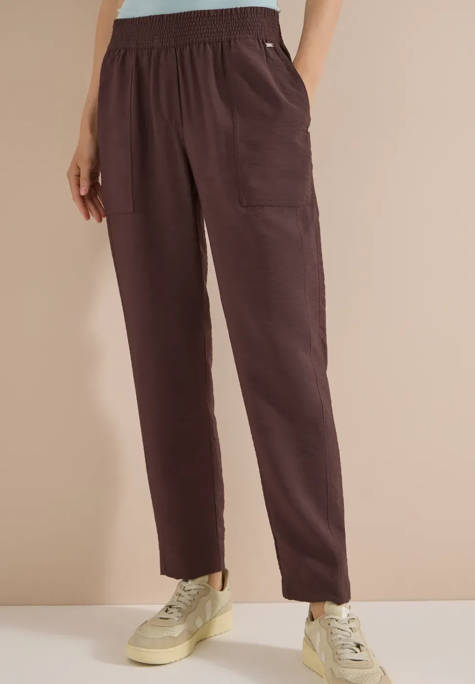 Pantalon Mid Waist Slim Leg en coupe loose