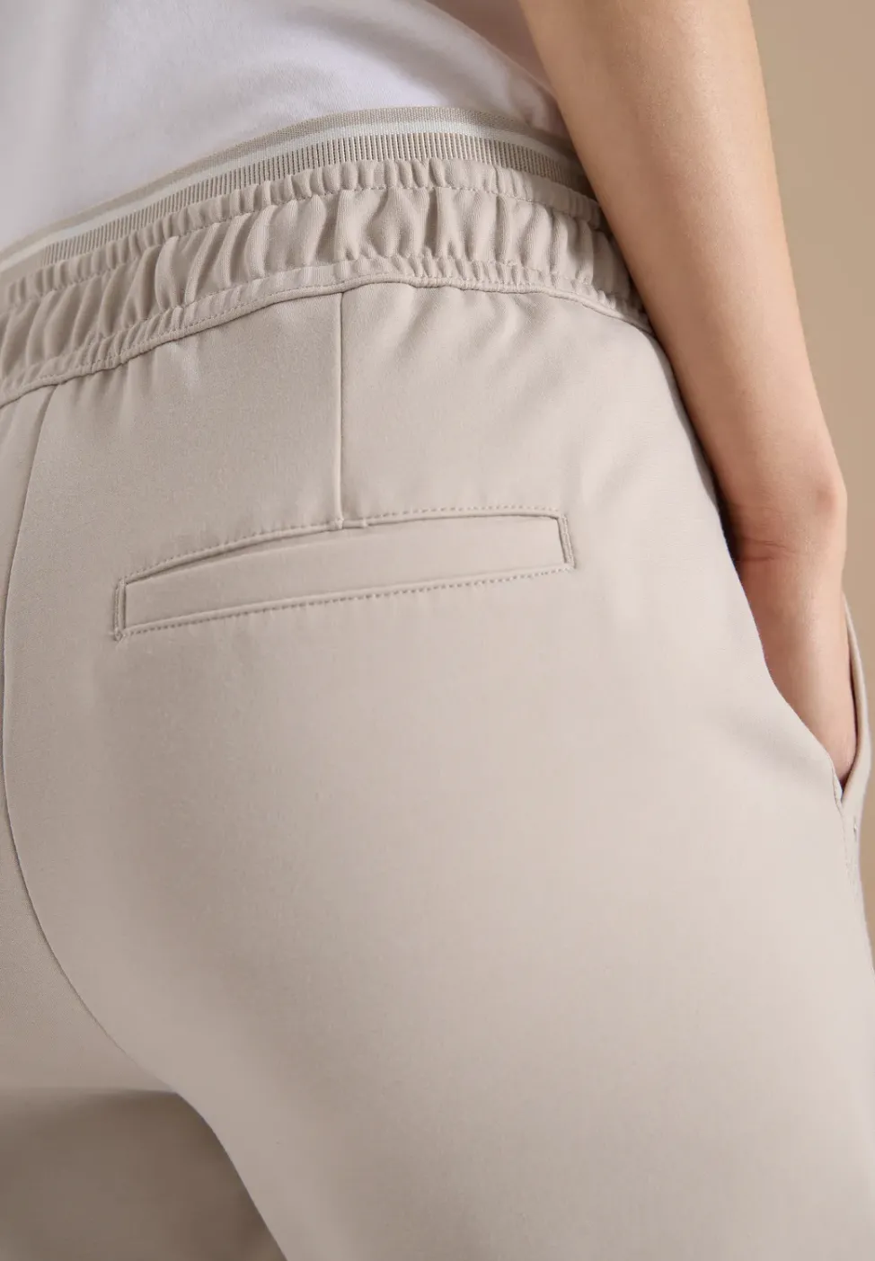 Pantalon Mid Waist Slim Leg en Casual Fit