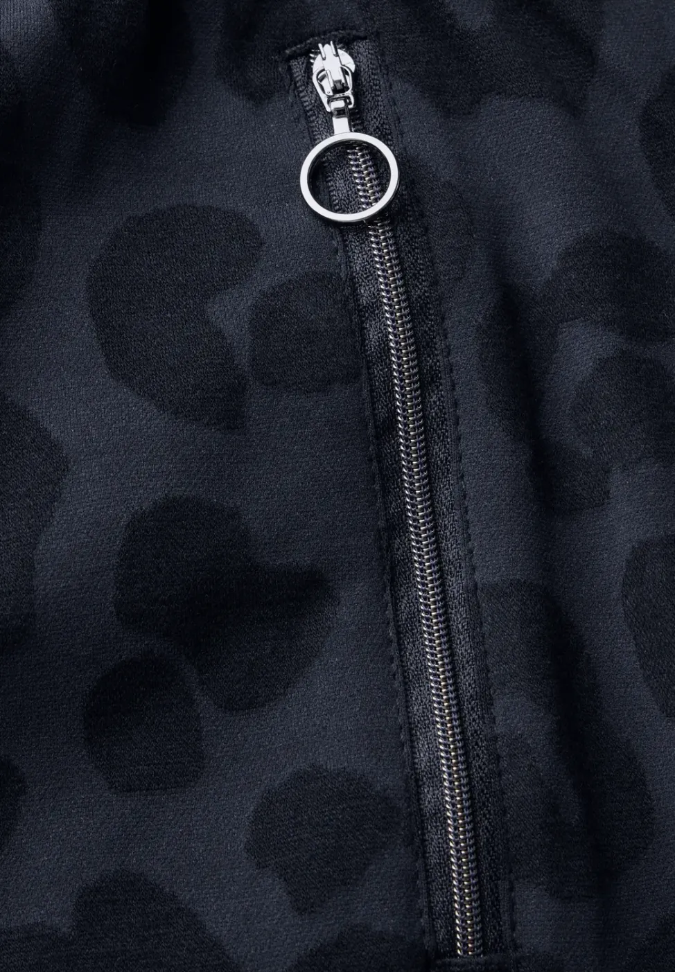 Pantalon à motif léopard