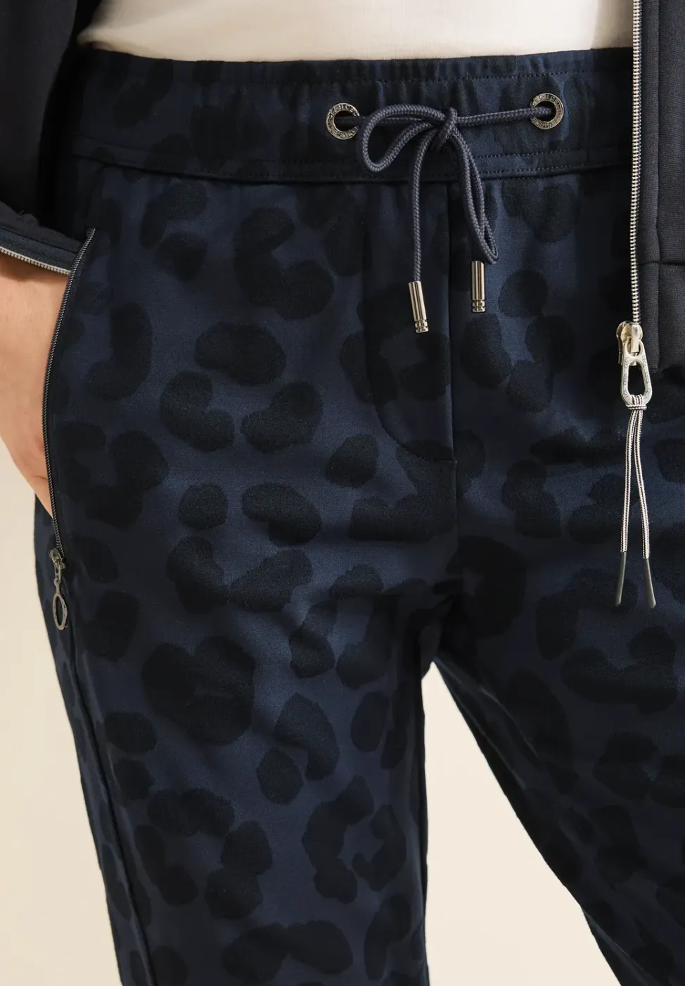Pantalon à motif léopard