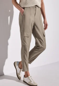 Pantalon paperbag au look cargo