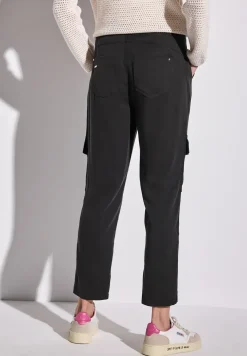 Pantalon paperbag au look cargo