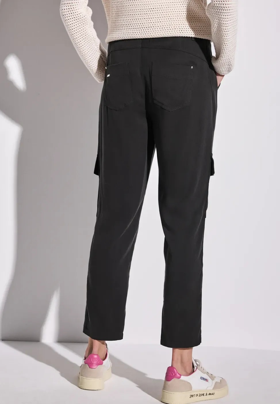 Pantalon paperbag au look cargo