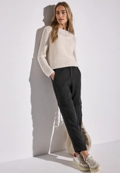 Pantalon paperbag au look cargo