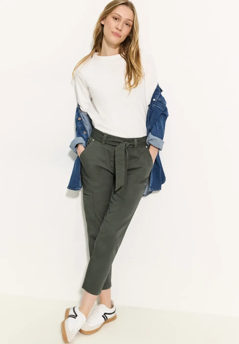 Pantalon papertouch avec une ceinture