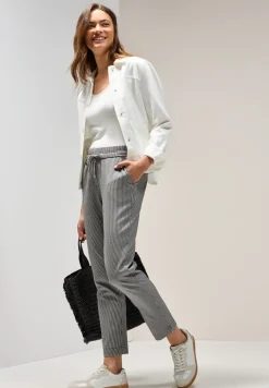 Pantalon rayé en seersucker
