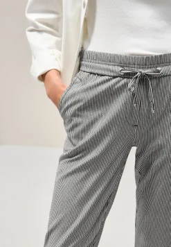 Pantalon rayé en seersucker