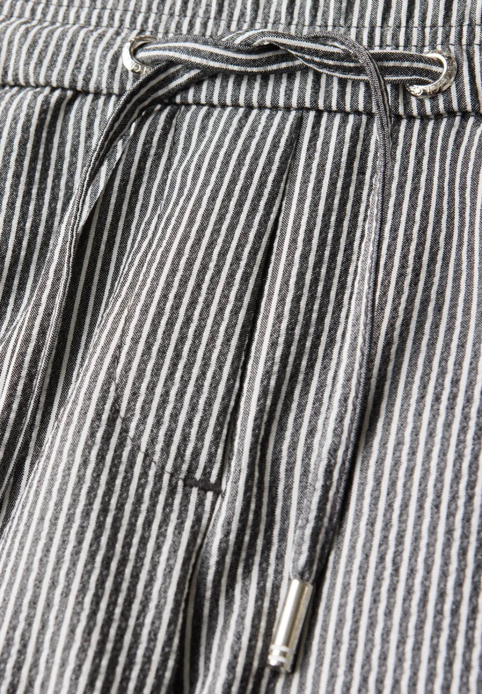 Pantalon rayé en seersucker