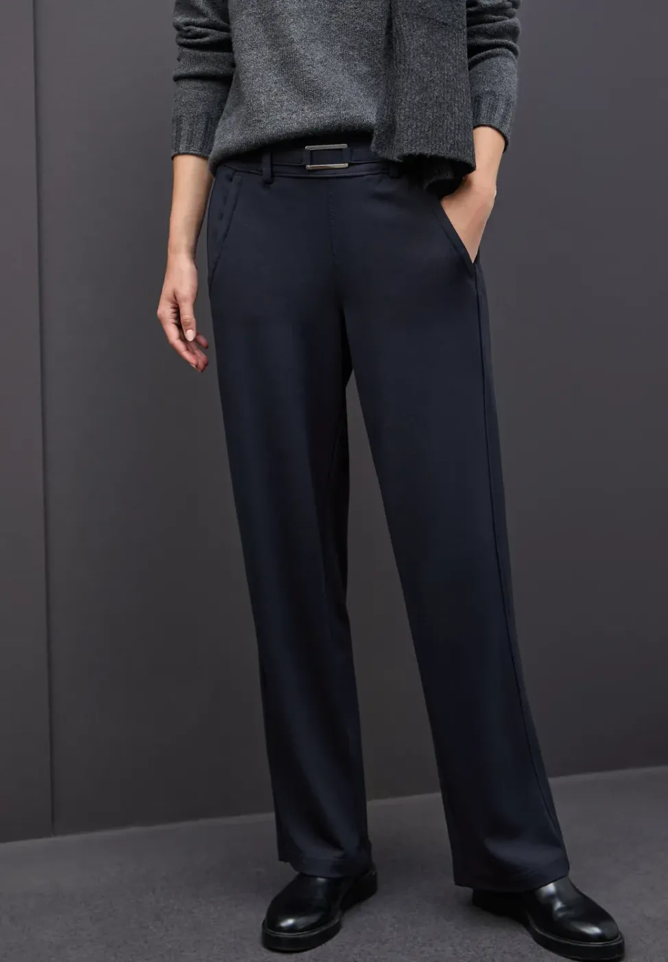 Pantalon Straight Legs avec détail