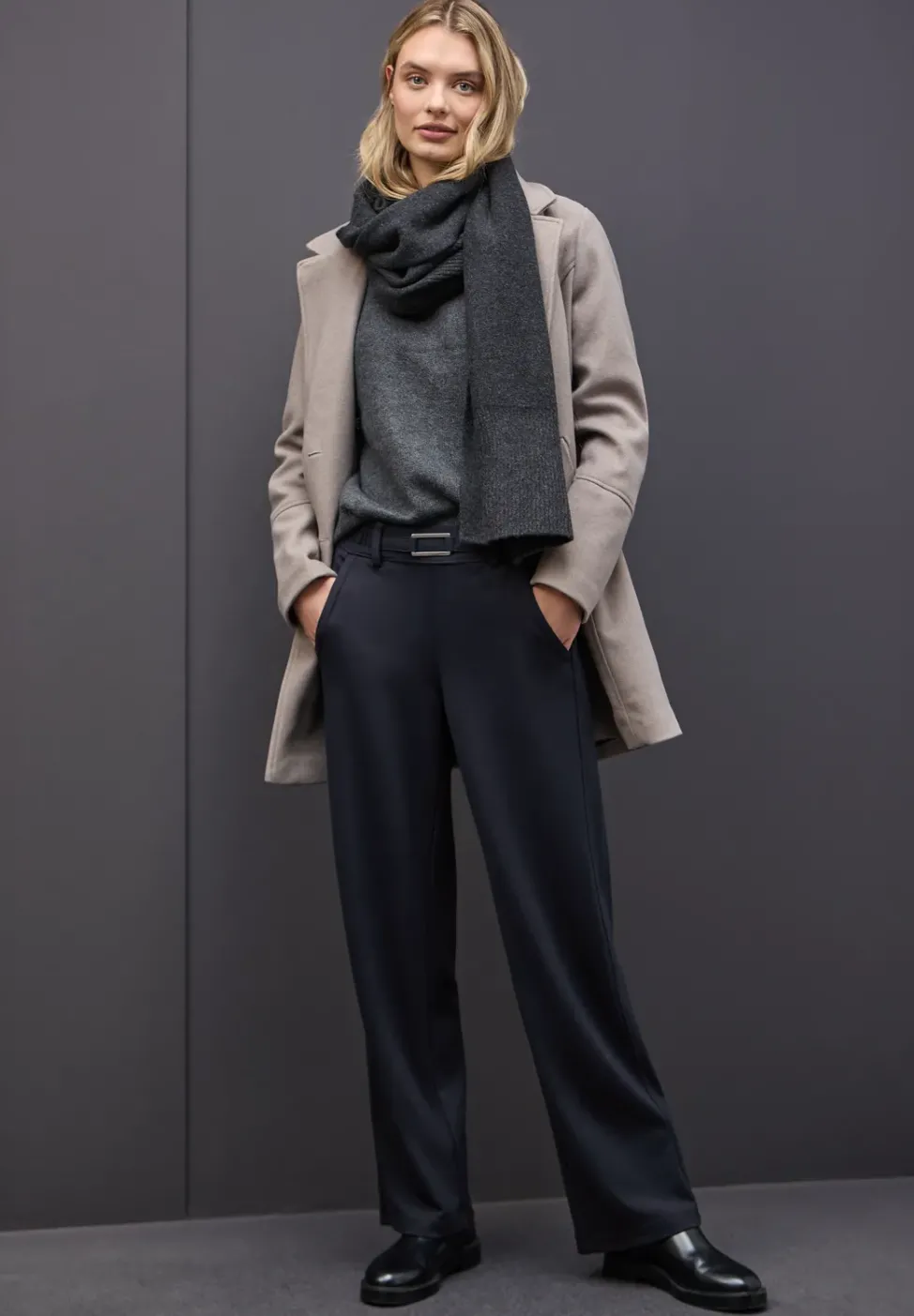 Pantalon Straight Legs avec détail