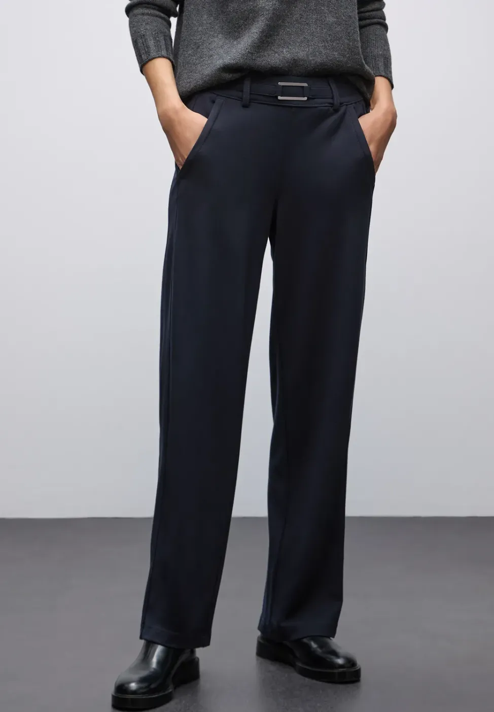 Pantalon Straight Legs avec détail