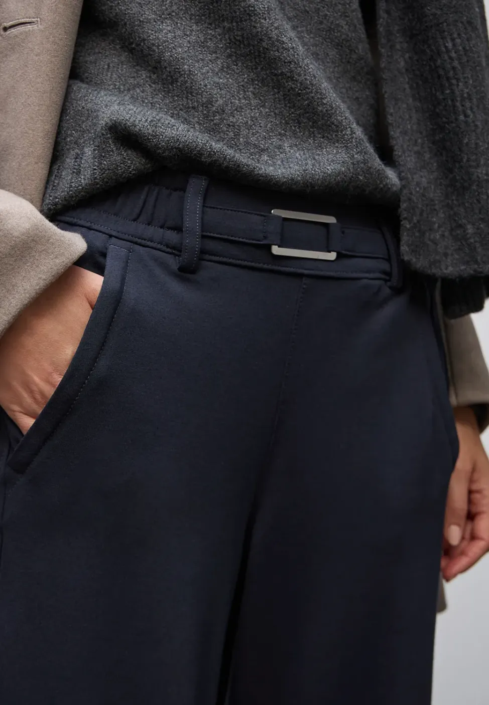 Pantalon Straight Legs avec détail