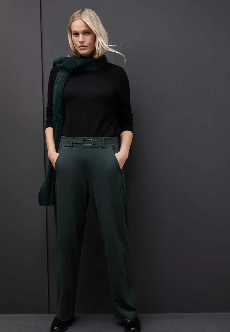Pantalon Straight Legs avec détail
