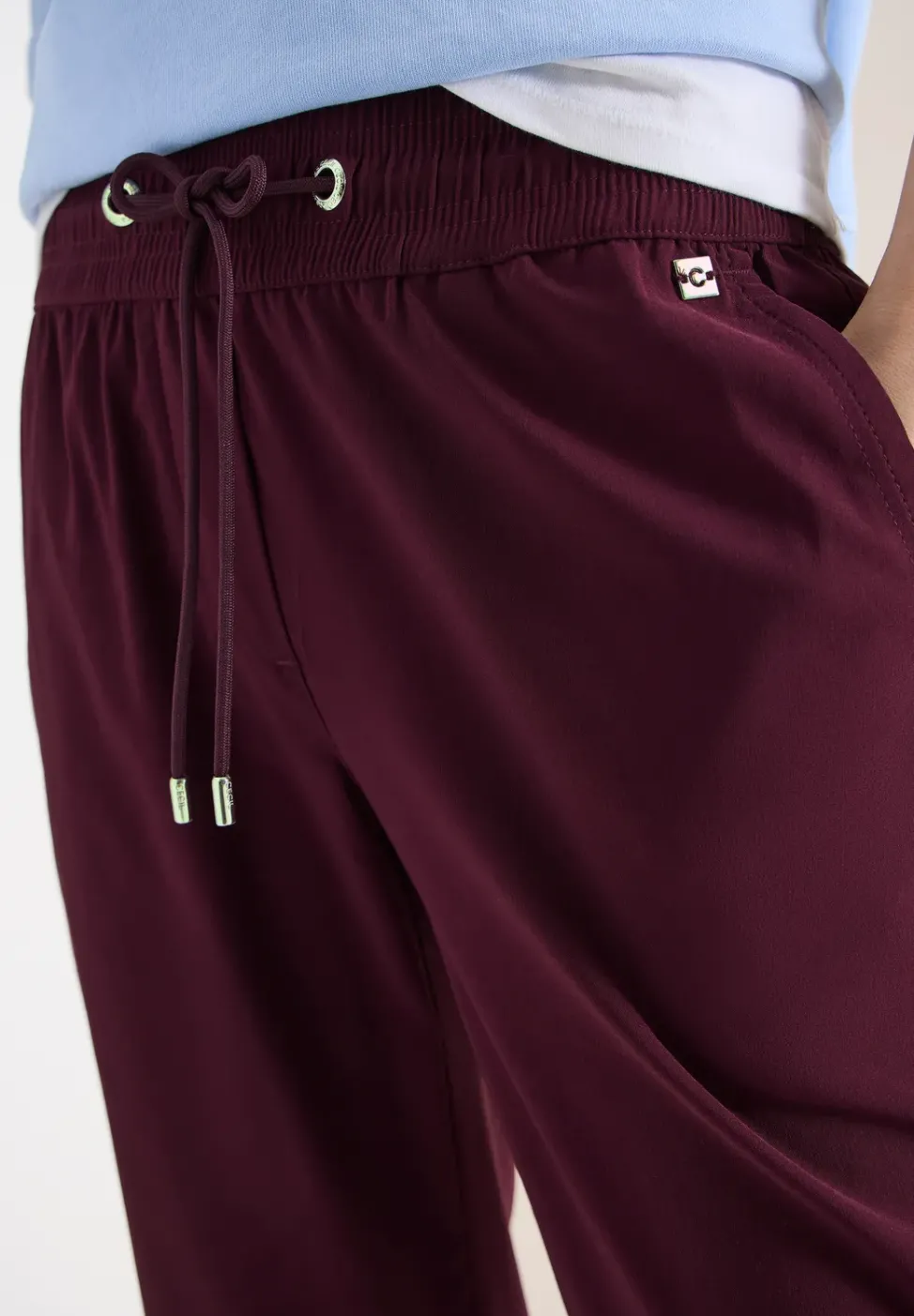 Pantalon taille mi-haute coupe slim