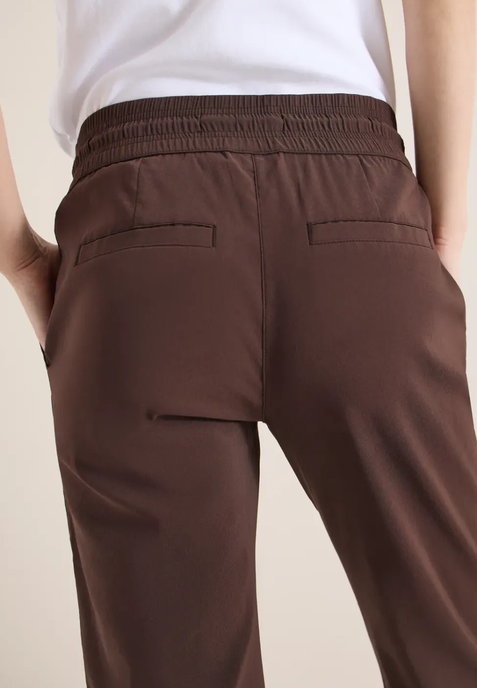Pantalon taille mi-haute coupe slim