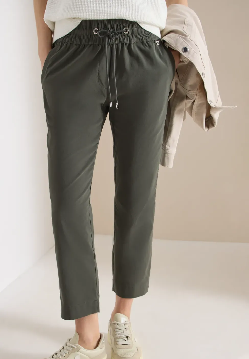 Pantalon taille mi-haute coupe slim