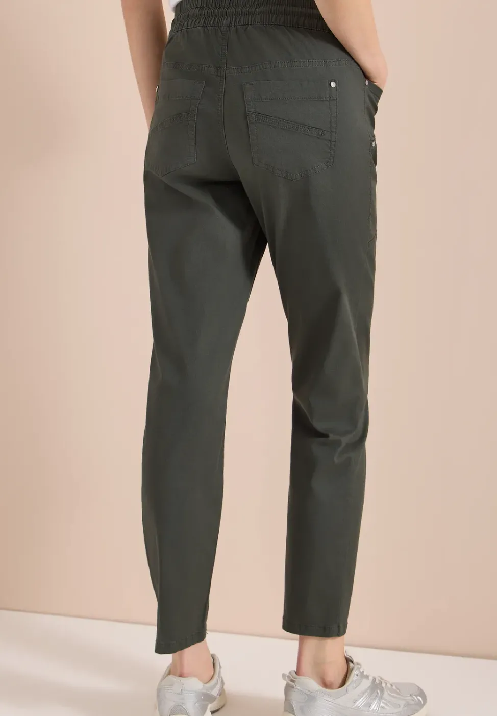 Pantalon taille mi-haute à coupe slim avec effet délavé