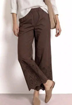Pantalon wide leg avec broderie anglaise