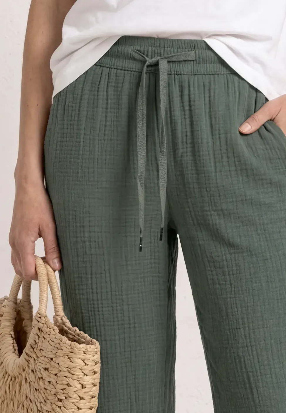 Pantalon wide leg en mousseline coupe décontractée