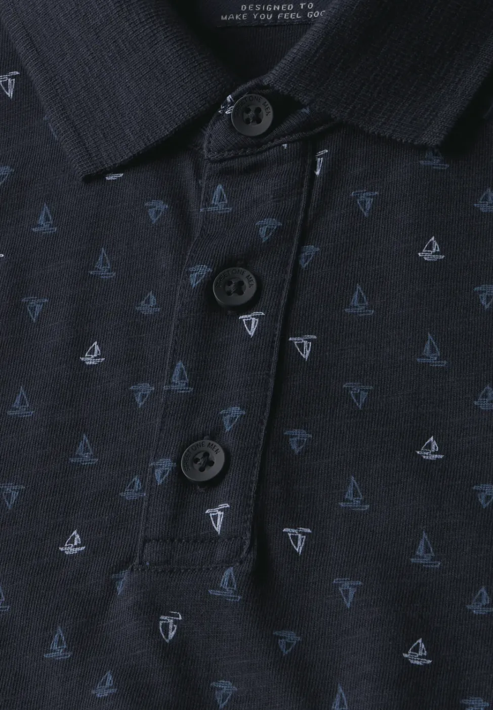 Polo à motifs