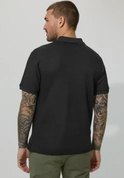 Polo structuré