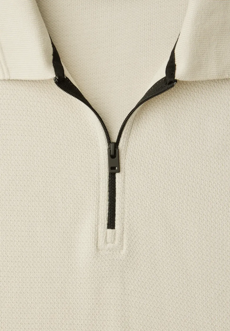 Polo structuré
