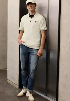 Polo structuré