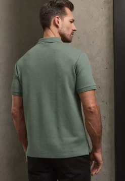 Polo structuré