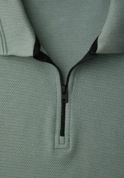 Polo structuré