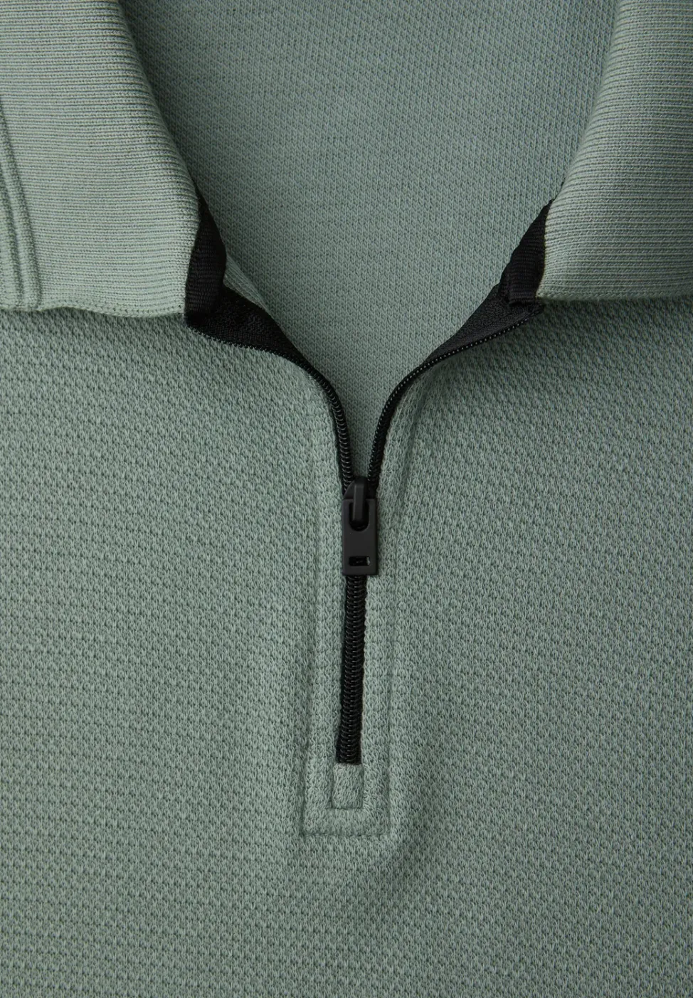 Polo structuré