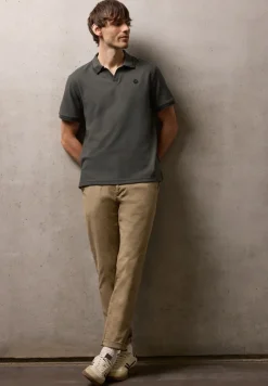 Polo structuré