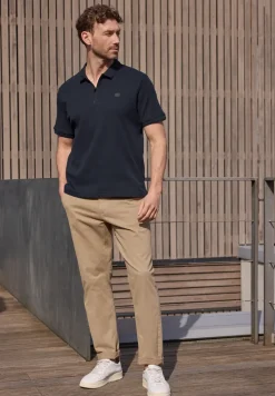 Polo zippé et structuré