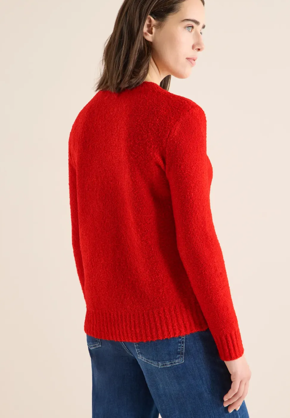 Pull à col en V bouclé