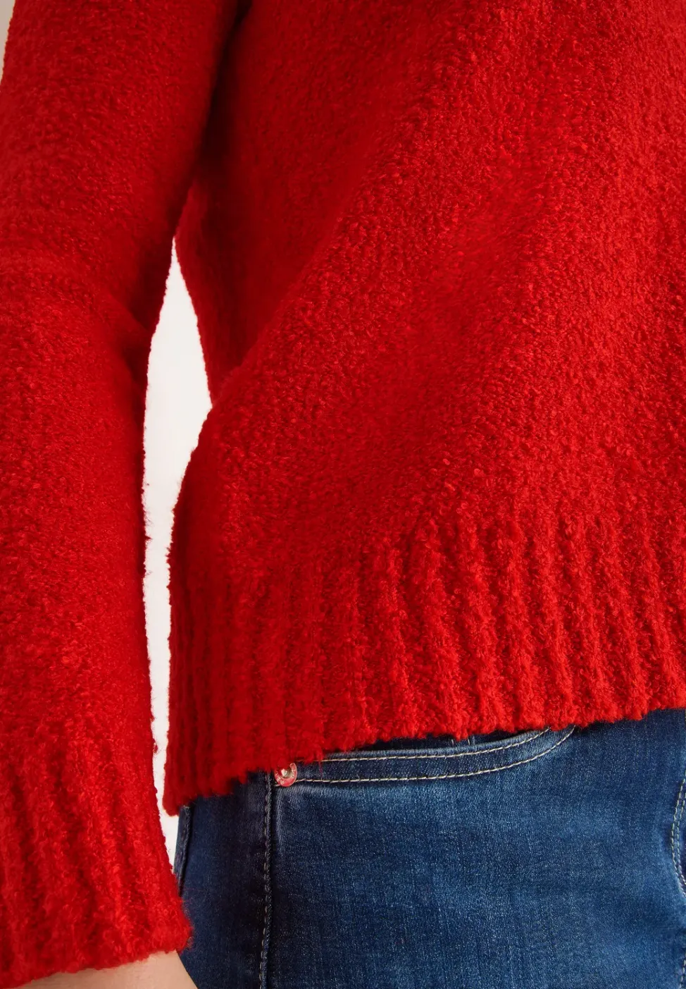 Pull à col en V bouclé