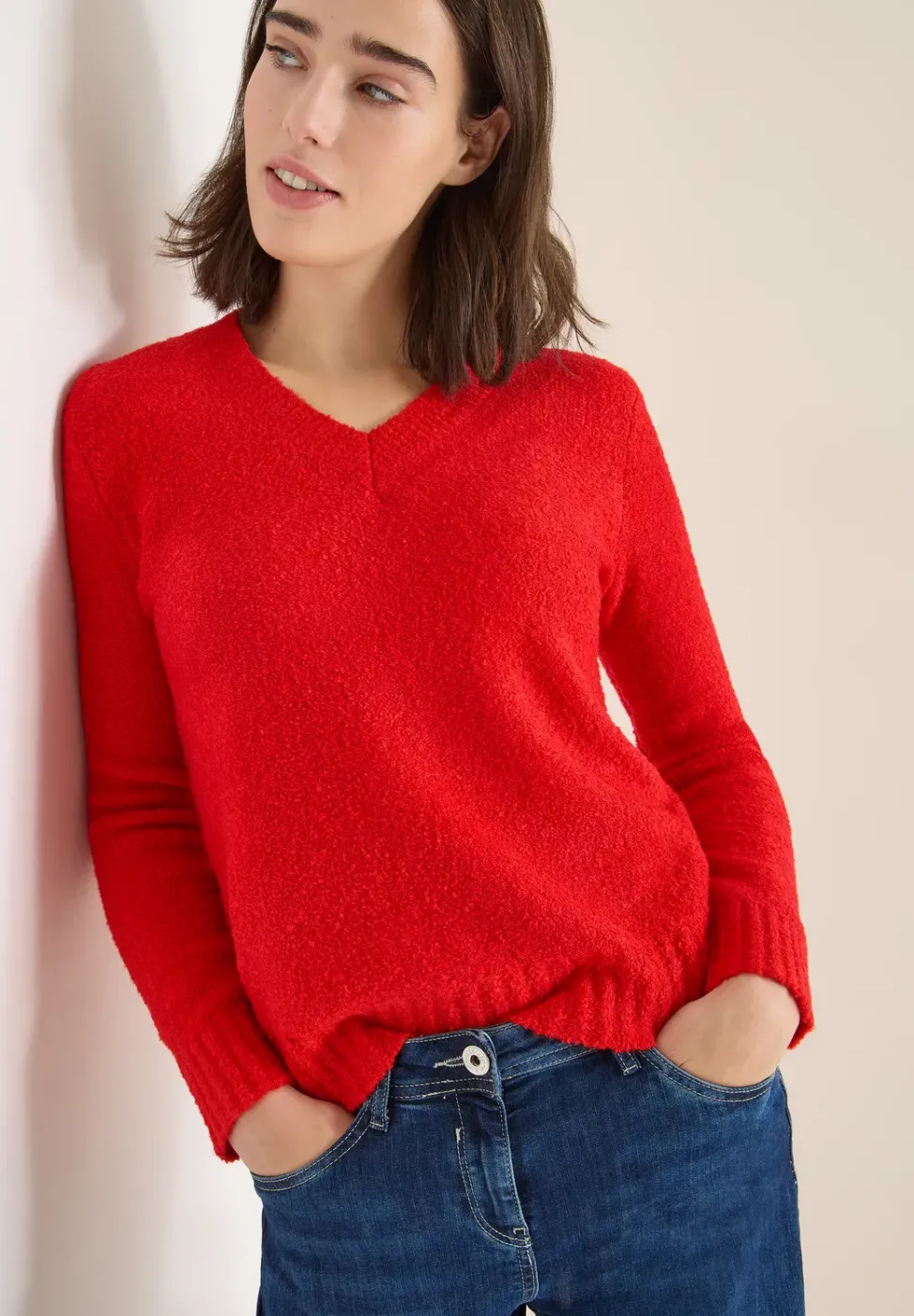 Pull à col en V bouclé