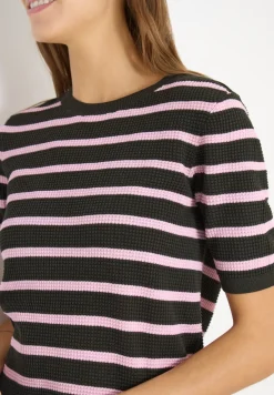 Pull à manches courtes avec structure et rayures